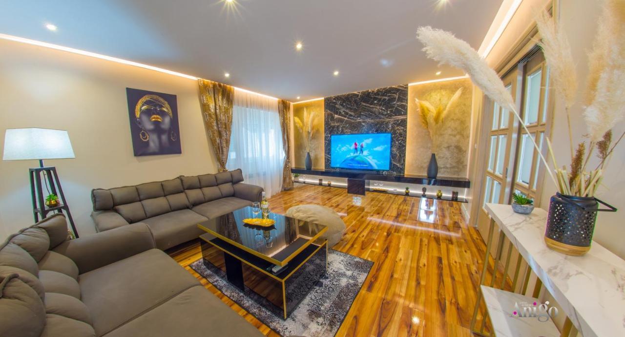 Luxury Apartment Black And Gold Mostar Exterior photo